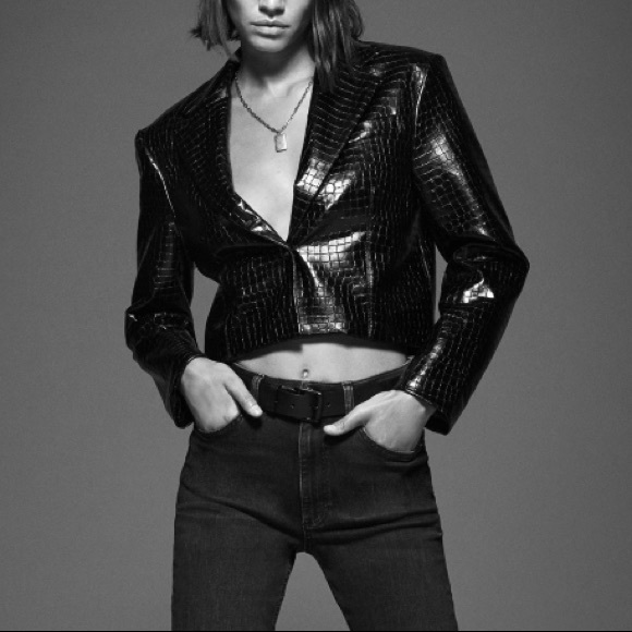 NWT ZARA Limited Edition Cropped Blazer. - Picture 1 of 10